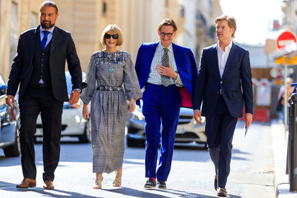 black dress, white dress, checked dress, vichy printed dress, sparkling dress, sequins dress, embroidered dress, belted dress, long sleeves dress, long dress, sequins belt, embroidered belt, anna wintour, fashion week, frenchystyle, FW, jonathan paciullo, street style, PFW, PARIS, AUTUMN WINTER 2021-2022, FALL WINTER 2021-2022, FW 21-22, atmosphere details, horizontal, full length