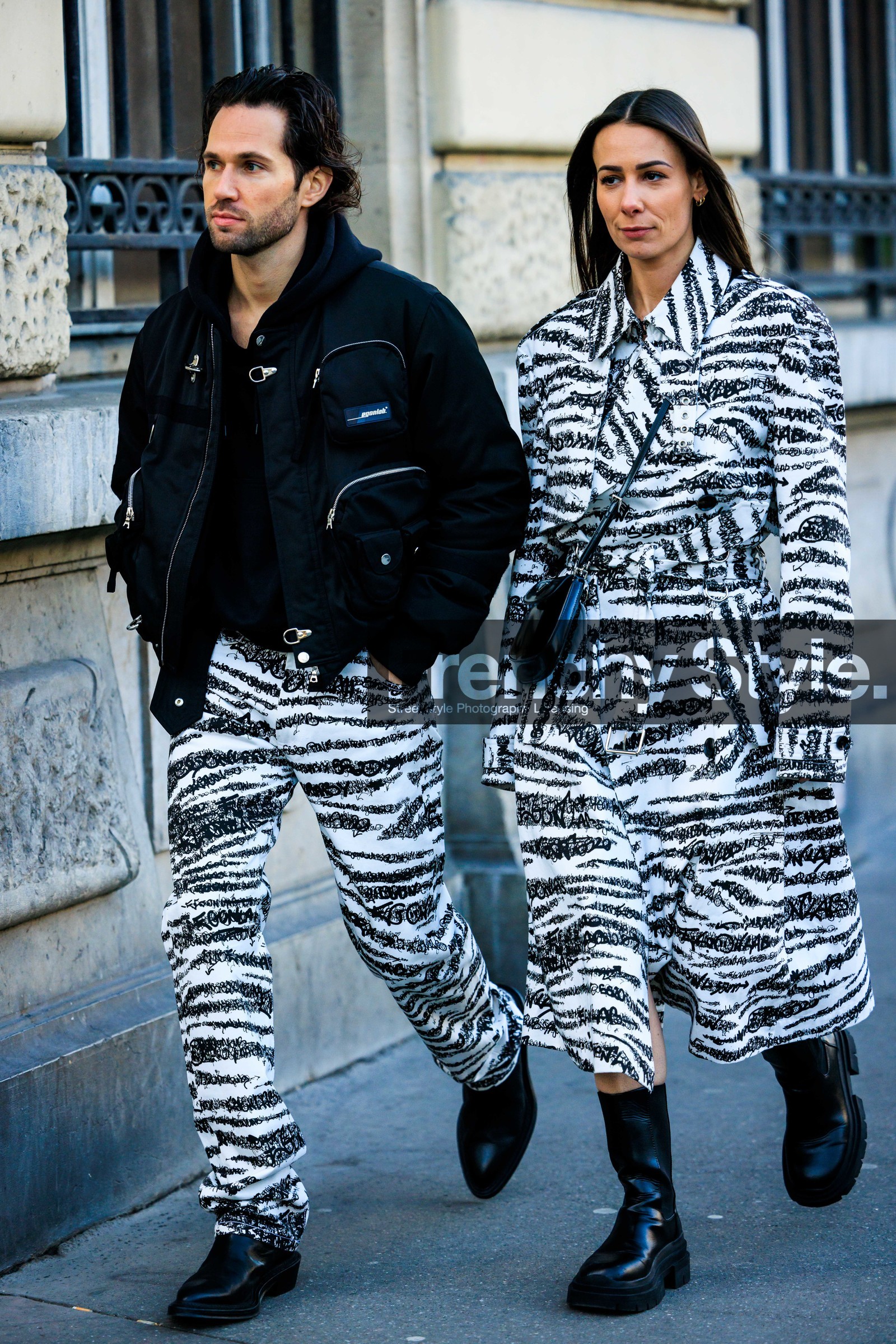 zebra coat, printed trench, animal print trench, black bottines, bomber jacket, pocket jacket, zebra pants, animal print pants, black shoes, crossbody bag, bag bag, prada bag, fashion week, frenchystyle, FW, jonathan paciullo, street style, PFW, PARIS, menswear, AUTUMN WINTER 2022-2023, FALL WINTER 2022-2023, FW 22-23, full length, vertical