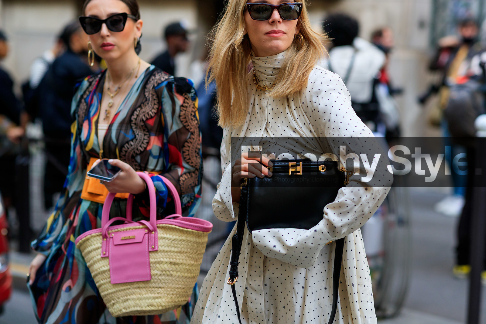 white dress, polka dots dress, monogrammed dress, logo printed dress, high collar, high collar dress, turtleneck dress, black leather bag, drape dress, long sleeves dress, fendi bag, fendi dress, fashion week, frenchystyle, FW, jonathan paciullo, street style, PFW, PARIS, AUTUMN WINTER 2021-2022, FALL WINTER 2021-2022, FW 21-22, atmosphere details, horizontal, detail