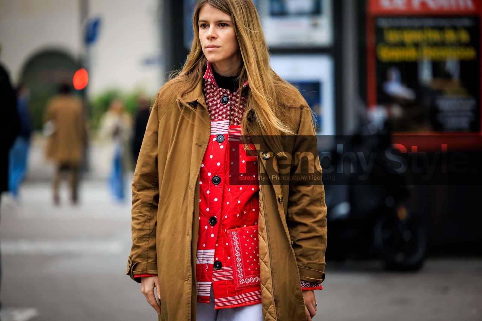 printed shirt, red shirt, embroidered shirt, buttoned shirt, camel trench, fashion week, frenchystyle, FW, jonathan paciullo, street style, PFW, PARIS, menswear, AUTUMN WINTER 2022-2023, FALL WINTER 2022-2023, FW 22-23, atmosphere details, detail, horizontal