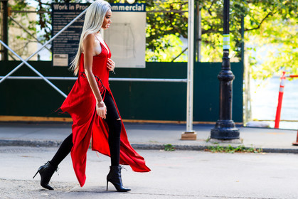 atmosphere details, black boots, black denim, choker, denim pants, fashion week, frenchystyle, full length, FW, high boots, high heels, horizontal, iphone, jeans, jonathan paciullo, leather boots, NEW YORK, NYFW, red dress, ripped pants, SPRING SUMMER 2017, SS 17, street style, trousers, winnie harlow, woman