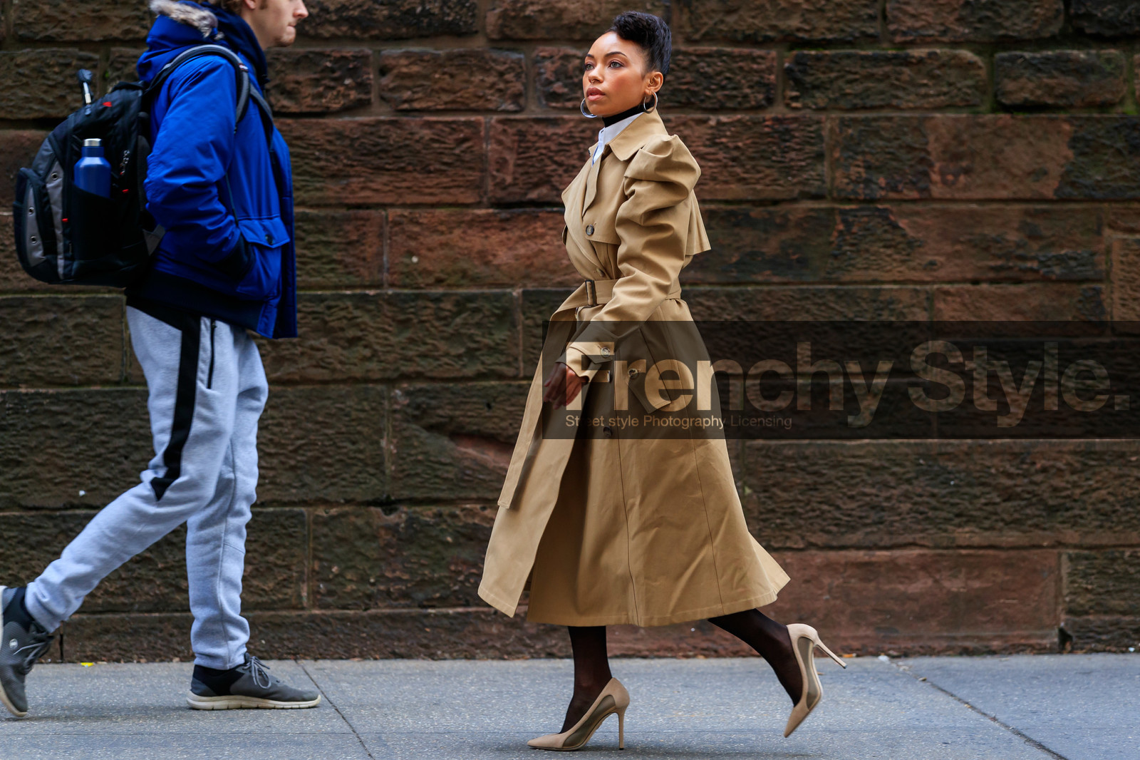 beige trench coat, beige suede shoes, belted trench coat, high heels shoes, balloon sleeves, hoop earrings, big earrings, black tights, fashion week, frenchystyle, FW, jonathan paciullo, street style, NYFW, NEW YORK, AUTUMN WINTER 2020-2021, FALL WINTER 2020-2021, FW 20-21, horizontal, atmosphere details, full length