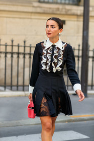black dress, mini dress, lace dress, white dress, ruffle dress, bicolor dress, long sleeves dress, fashion week, frenchystyle, FW, jonathan paciullo, street style, PFW, PARIS, AUTUMN WINTER 2021-2022, FALL WINTER 2021-2022, FW 21-22, vertical, atmosphere details, detail
