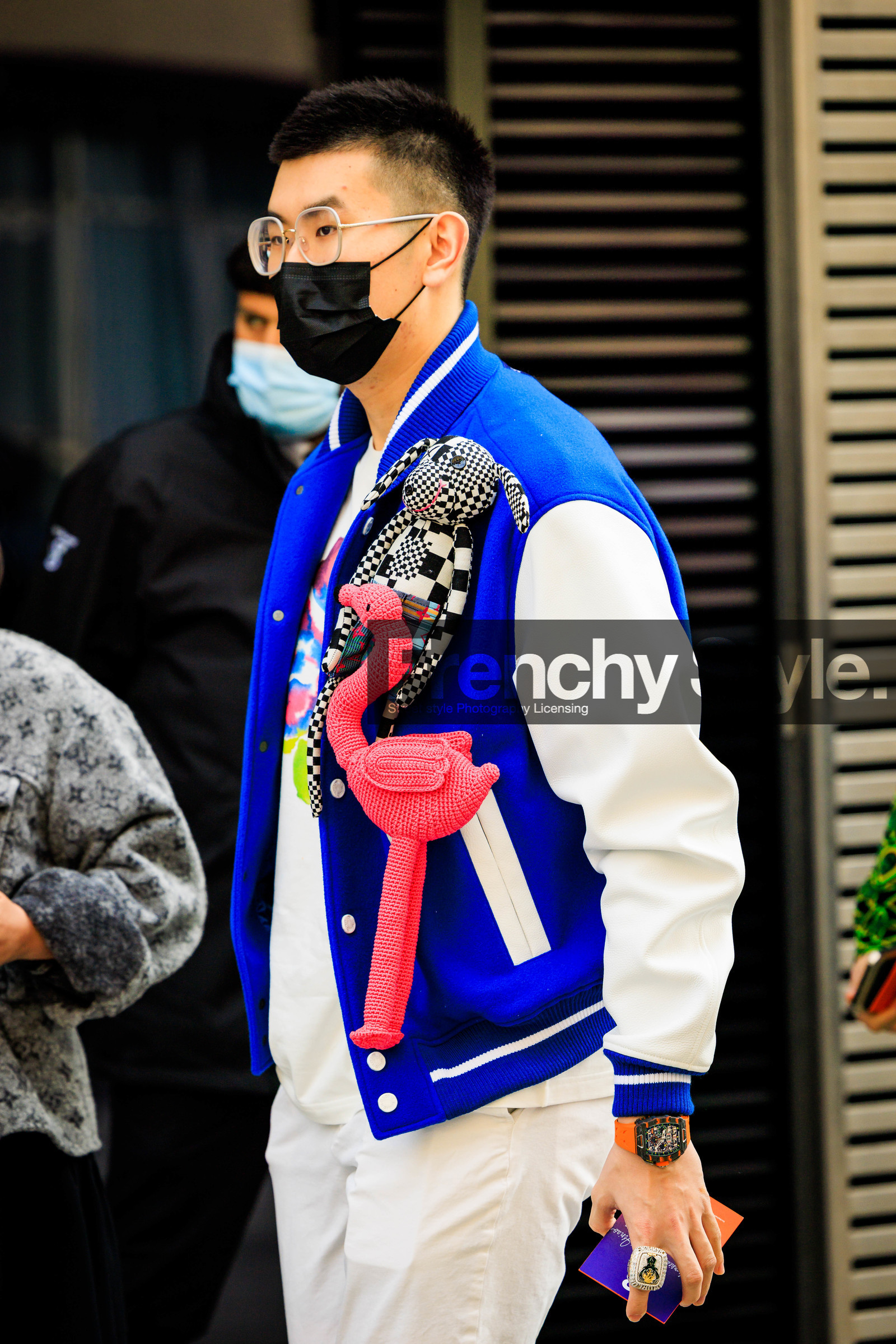 menswear, fashion week, frenchystyle, FW, jonathan paciullo, street style, PFW, PARIS, FALL WINTER 2022-2023, AUTUMN WINTER 2022-2023, FW 22-23, atmosphere details, detail, vertical