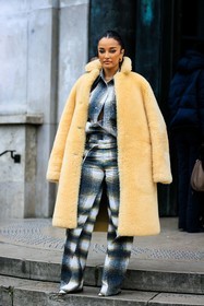 golden looops, furry coat, light yellow coat, winter coat, printed set, plaid set, black and white pants, black and white shirt, fashion week, frenchystyle, FW, jonathan paciullo, street style, PFW, PARIS, menswear, AUTUMN WINTER 2022-2023, FALL WINTER 2022-2023, FW 22-23, full length, vertical