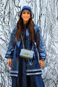 dior bag, dior hat, dior total look, dior trench coat, dior skirt, dior dress, logo all over, logo printed trench-coat, logo printed coat, logo printed hat, crossbody bag, light blue bag, light blue leather bag, quilted bag, blue bag, blue leather bag, chain strap bag, caro dior bag, sheer trench coat, polka dots dress, polka dots skirt, navy blue dress, navy blue skirt, navy blue trench coat, long dress, long skirt, monogrammed trench coat, monogrammed parka, monogrammed coat, tamara kalinic, fashion week, frenchystyle, FW, jonathan paciullo, street style, PFW, PARIS, AUTUMN WINTER 2021-2022, FALL WINTER 2021-2022, FW 21-22, vertical, atmosphere details, detail