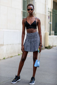 black top, black leather sneakers, black skirt, cropped top, underwear top, checked skirt, grey skirt, nike shoes, light blue leather bag, chain strap bag, golden chain strap bag, laced top, black bra, fashion week, frenchystyle, FW, jonathan paciullo, street style, PFW, PARIS, AUTUMN WINTER 2021-2022, FALL WINTER 2021-2022, FW 21-22, vertical, full length, model