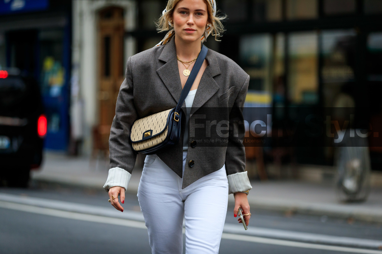 Annabel Rosendahl, beige jacket, cropped jacket, white t-shirt, white jeans, saint laurent bag, crossbody bag, monogrammed bag, light beige bag, hair scarf, silk scarf, golden necklace, multi necklace, fashion week, frenchystyle, FW, jonathan paciullo, street style, SPRING SUMMER 2020, SS 20, PFW, PARIS, horizontal, atmosphere details, detail