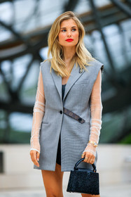 grey dress, grey jacket, sleeveless dress, sleeveless jacket, jacket dress, mini bag, mini dress, sheer dress, sheer jacket, sheer top, black bag, sparkling bag, sequins bag, golden watch, bulgari watch, bulgari serpenti watch, bulgari ring, louis vuitton bag, louis vuitton dress, louis vuitton jacket, louis vuitton total look, xenia adonts, fashion week, frenchystyle, FW, jonathan paciullo, street style, PFW, PARIS, AUTUMN WINTER 2021-2022, FALL WINTER 2021-2022, FW 21-22, vertical, atmosphere details, detail