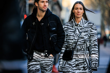 zebra coat, printed trench, animal print trench, bomber jacket, pocket jacket, zebra pants, animal print pants, crossbody bag, bag bag, prada bag, fashion week, frenchystyle, FW, jonathan paciullo, street style, PFW, PARIS, menswear, AUTUMN WINTER 2022-2023, FALL WINTER 2022-2023, FW 22-23, atmosphere details, detail, horizontal
