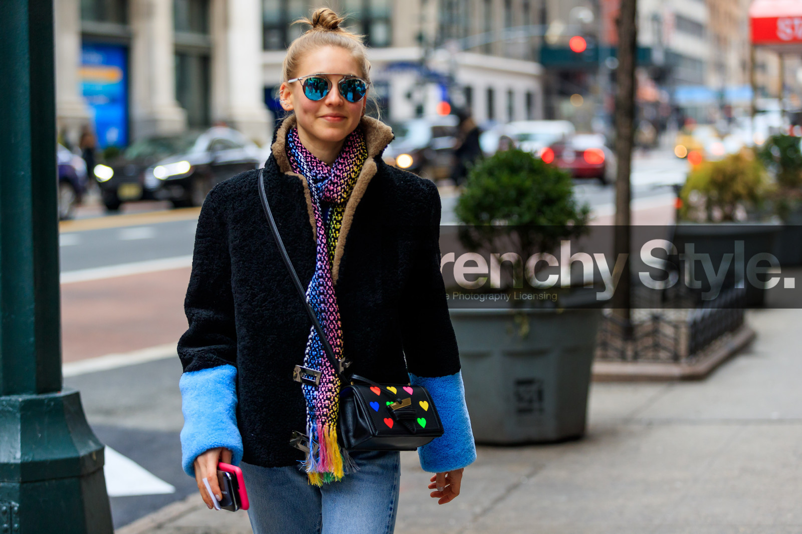 black bag, black fur, black jacket, blue denim, blue fur, bun, denim pants, graphic bag, jeans, leather bag, multicolor bag, printed bag, rainbow, shearling, sunglasses, trousers, street style, jonathan paciullo, FW, frenchystyle, fashion week, NYFW, NEW YORK, AUTUMN WINTER 2018-2019, AW 18-19, FALL WINTER 2018-2019, FW 18-19, atmosphere details, horizontal, detail, jessica minkoff