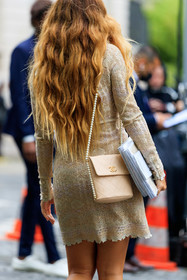 back details, bag detail, nude leather bag, light beige bag, light beige leather bag, shoulder bag, pearl strap bag, quilted bag, white dress, nude dress, lace dress, long sleeves dress, mini dress, chanel bag, fashion week, frenchystyle, FW, jonathan paciullo, street style, PFW, PARIS, AUTUMN WINTER 2021-2022, FALL WINTER 2021-2022, FW 21-22, vertical, atmosphere details, detail