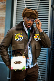 menswear, fashion week, frenchystyle, FW, jonathan paciullo, street style, PFW, PARIS, FALL WINTER 2022-2023, AUTUMN WINTER 2022-2023, FW 22-23, atmosphere details, detail, vertical