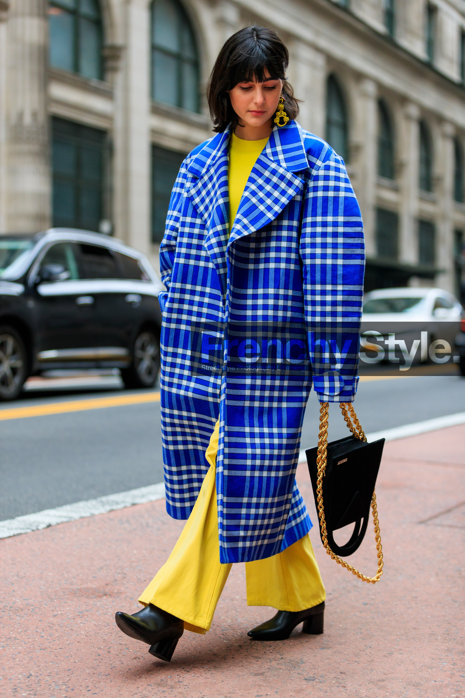 black bag, black shoes, blue coat, checked, checked coat, earrings, graphic jacket, high heels, jacquemus, leather bag, leather shoes, plaid, printed jacket, trousers, yellow pants, yellow sweater, street style, jonathan paciullo, FW, frenchystyle, fashion week, NYFW, NEW YORK, AUTUMN WINTER 2018-2019, AW 18-19, FALL WINTER 2018-2019, FW 18-19, vertical, full length, maria bernad