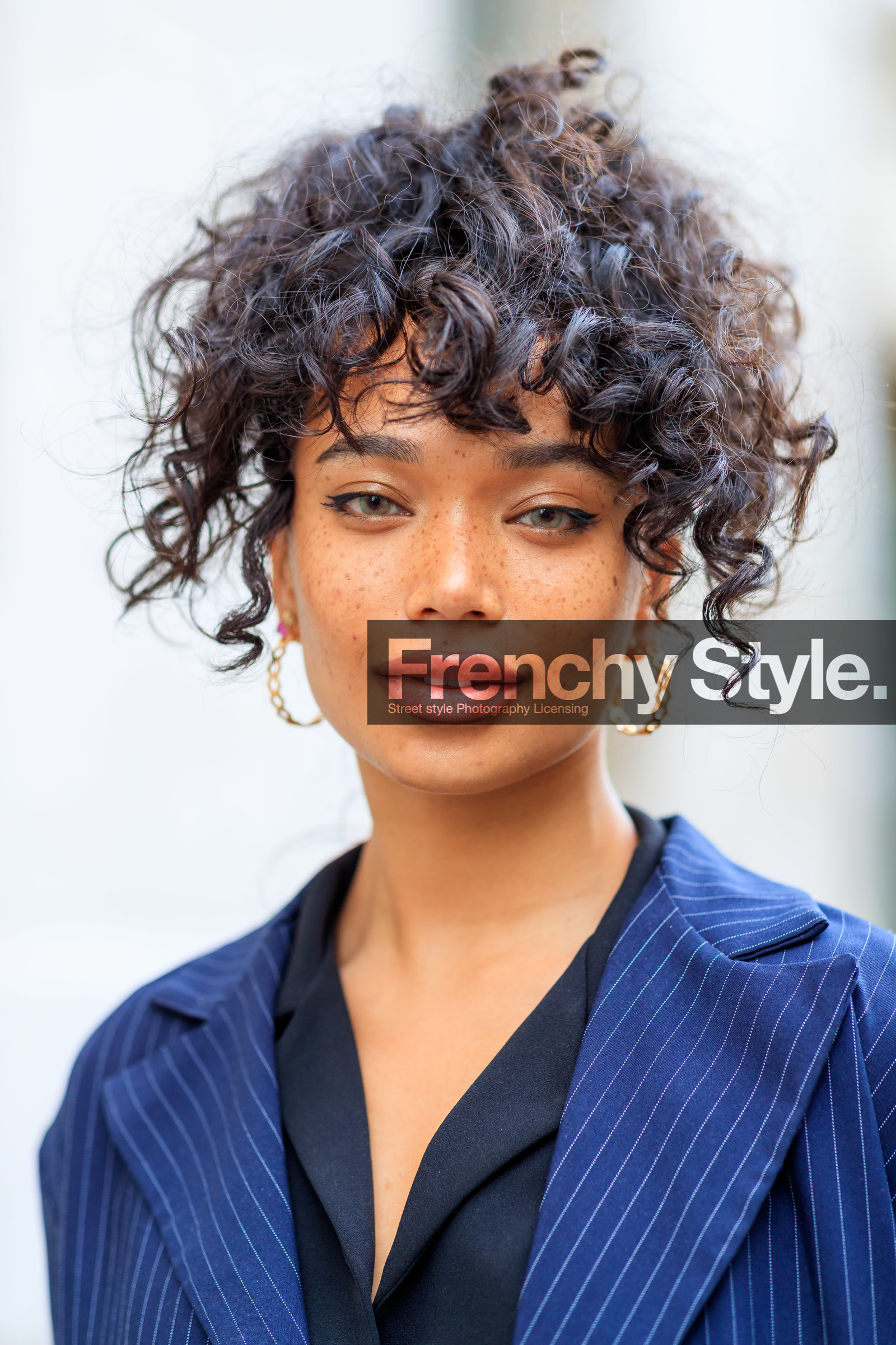 close up detail, make up, make up details, freckles, beauty, beauty details, fashion week, frenchystyle, FW, jonathan paciullo, street style, PFW, PARIS, AUTUMN WINTER 2021-2022, FALL WINTER 2021-2022, FW 21-22, vertical, atmosphere details, detail