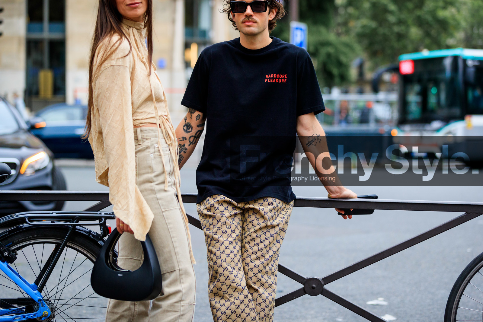 tatoo, tatoo detail, black t-shirt, letter printed t-shirt, red t-shirt, black sunglasses, square shape glasses, monogrammed pants, logo printed pants, gucci pants, alice barbier, JS roques, alice & j.s, fashion week, frenchystyle, FW, jonathan paciullo, street style, PFW, PARIS, SPRING SUMMER 2022, SS 22, horizontal, atmosphere details, detail