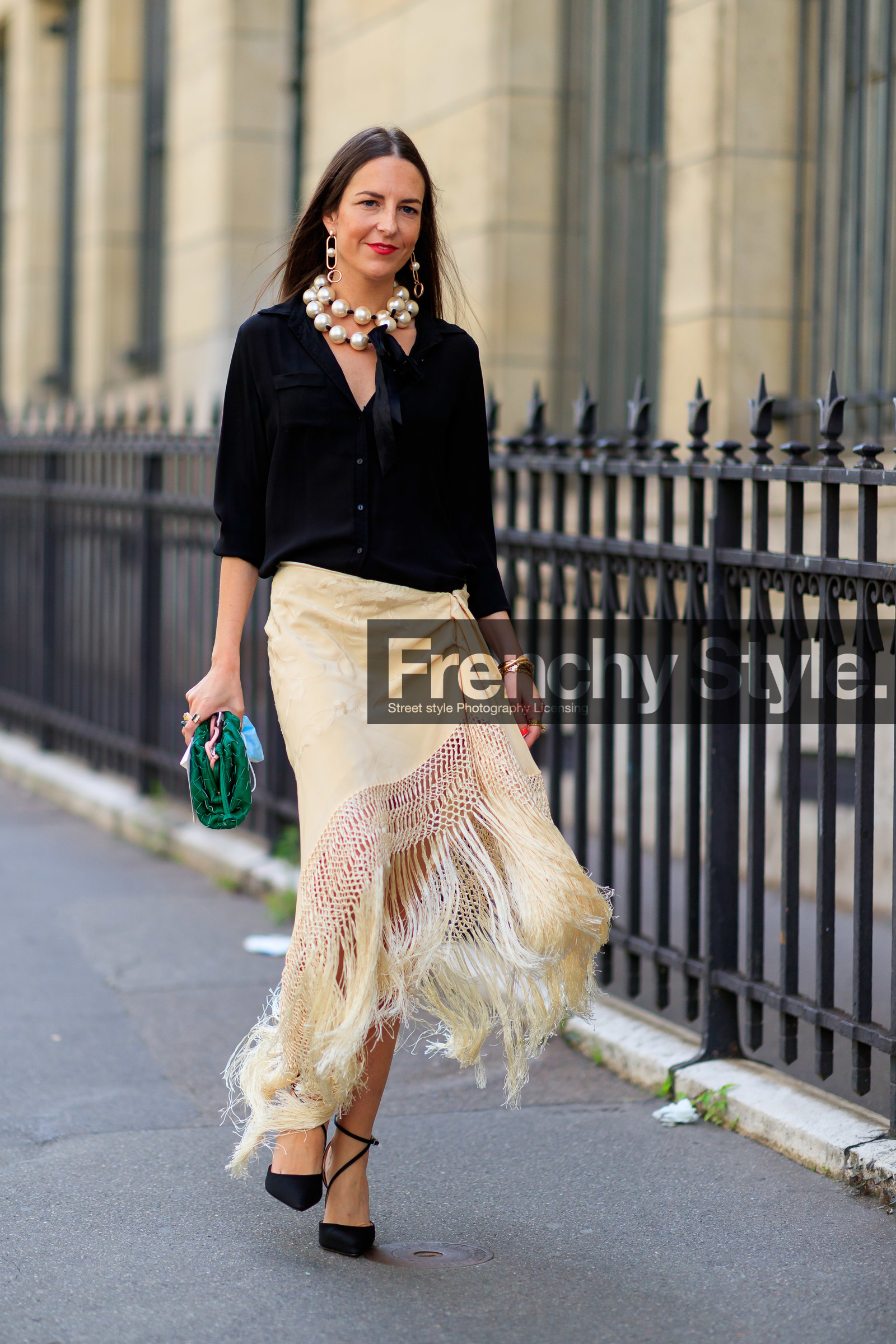 dangling earrings, pearl earrings, pearl necklace, golden earrings, big necklace, big earrings, black shirt, silk shirt, low necked shirt, wrap skirt, nude skirt, asymetrical skirt, long skirt, floral embroidered skirt, scarf skirt, fashion week, frenchystyle, FW, jonathan paciullo, street style, PFW, PARIS, AUTUMN WINTER 2021-2022, FALL WINTER 2021-2022, FW 21-22, vertical, full length