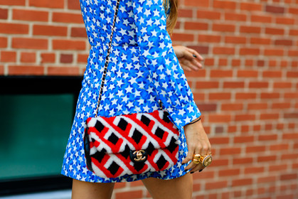 atmosphere details, black, blue, blue dress, chanel, detail, fashion week, frenchystyle, fur bag, FW, geometric, graphic bag, horizontal, jonathan paciullo, NEW YORK, NYFW, printed bag, printed dress, red, rings, SPRING SUMMER 2017, SS 17, stars, street style, white, woman