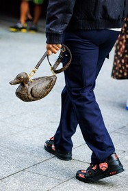 menswear, fashion week, frenchystyle, FW, jonathan paciullo, street style, PFW, PARIS, FALL WINTER 2022-2023, AUTUMN WINTER 2022-2023, FW 22-23, atmosphere details, detail, vertical