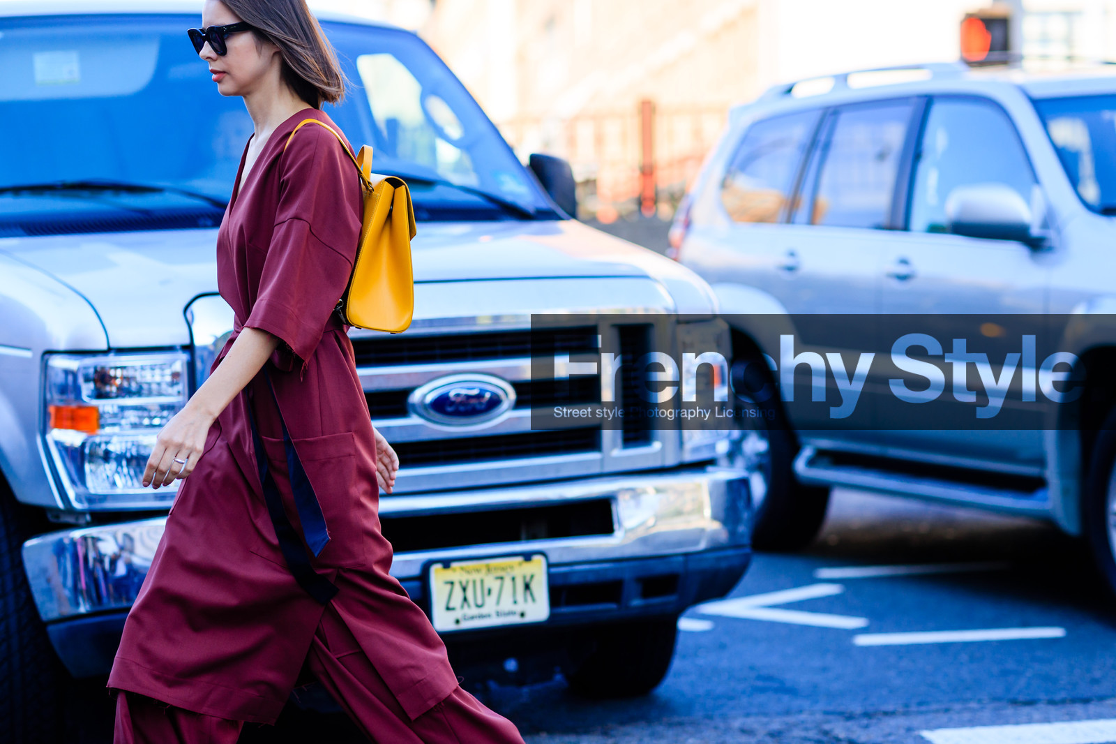 atmosphere details, bordeaux, burgundy, detail, fashion week, frenchystyle, FW, horizontal, jonathan paciullo, kimono, kimono vest, leather backpack, NEW YORK, NYFW, orange bag, red dress, red pants, SPRING SUMMER 2017, SS 17, street style, sunglasses, tone on tone, total look red, trousers, wide pants, woman