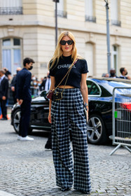 chanel t-shirt, chanel total look, chanel pants, chanel bag, black t-shirt, black top, black pants, cropped top, strassed top, strassed pants, checked pants, grey pants, high waist pants, loose pants, carrot pants, crossbody bag, black leather bag, quilted bag, multi bag, mini bag, golden chain strap bag, chain strap bag, black sunglasses, celine sunglasses, letter printed t-shirt, letter printed top, letter embroidered top, letter embroidered t-shirt, camille charriere, fashion week, frenchystyle, FW, jonathan paciullo, street style, PFW, PARIS, AUTUMN WINTER 2021-2022, FALL WINTER 2021-2022, FW 21-22, vertical, full length
