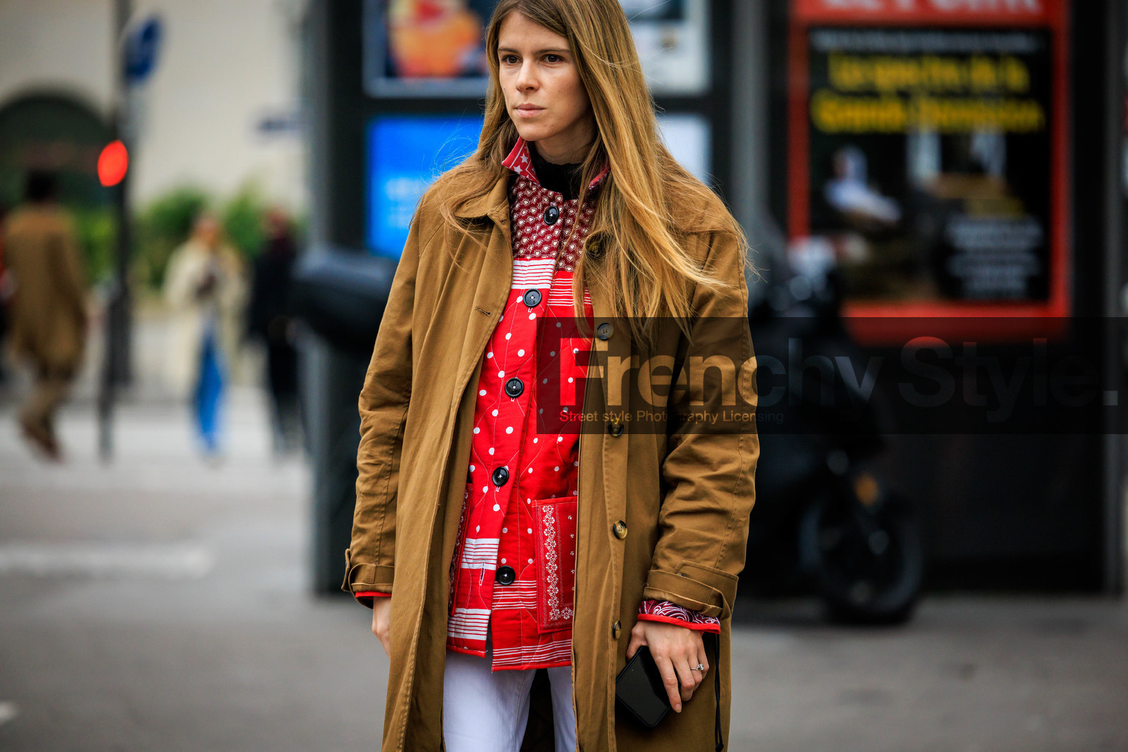 printed shirt, red shirt, embroidered shirt, buttoned shirt, camel trench, fashion week, frenchystyle, FW, jonathan paciullo, street style, PFW, PARIS, menswear, AUTUMN WINTER 2022-2023, FALL WINTER 2022-2023, FW 22-23, atmosphere details, detail, horizontal