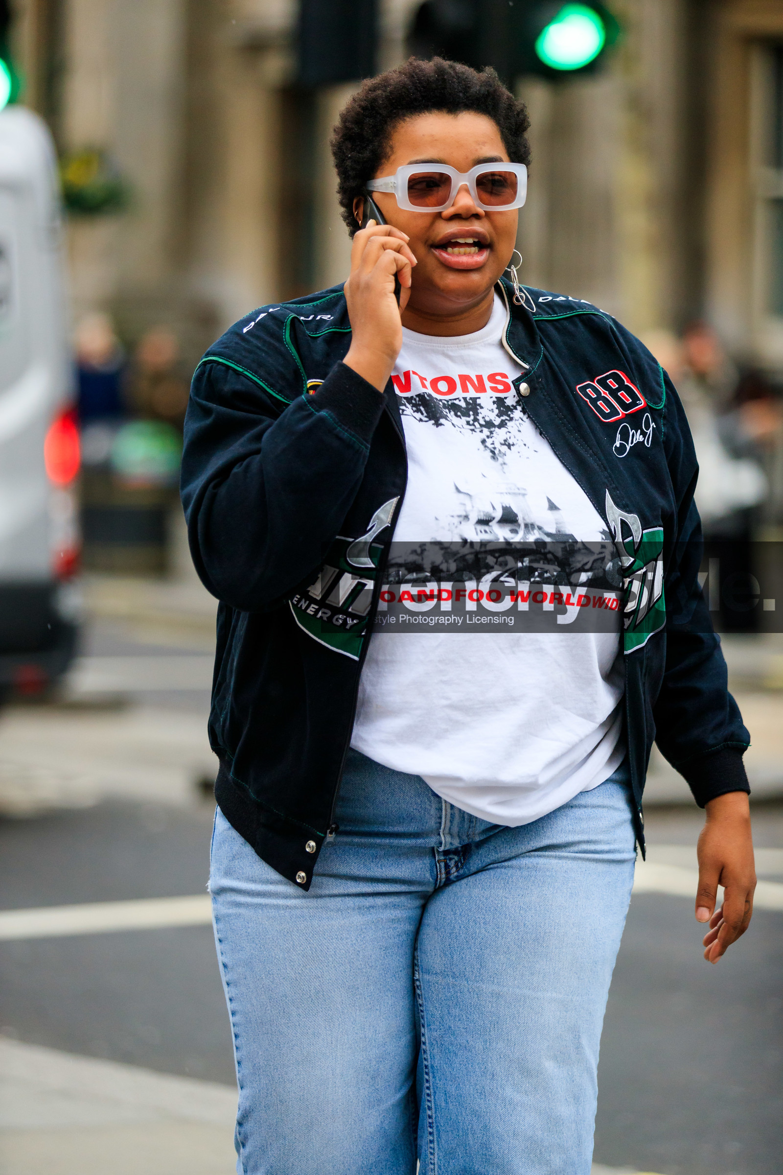black jacket, blue denim, denim pants, gabriella karefa johnson, jeans, printed t shirt, sunglasses, trousers, white t shirt, LONDON, LFW, fashion week, frenchystyle, FW, jonathan paciullo, street style, AUTUMN WINTER 2019-2020, AW 19-20, FW 19-20, FALL WINTER 2019-2020, vertical, atmosphere details, detail