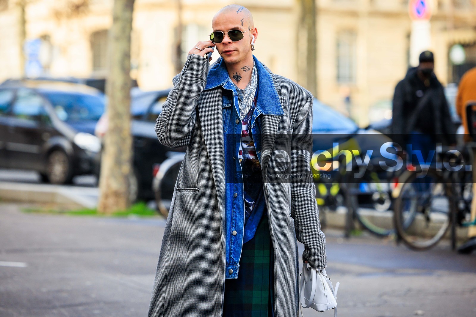 menswear, fashion week, frenchystyle, FW, jonathan paciullo, street style, PFW, PARIS, AUTUMN WINTER 2022-2023, FALL WINTER 2022-2023, FW 22-23, atmosphere details, detail, horizontal