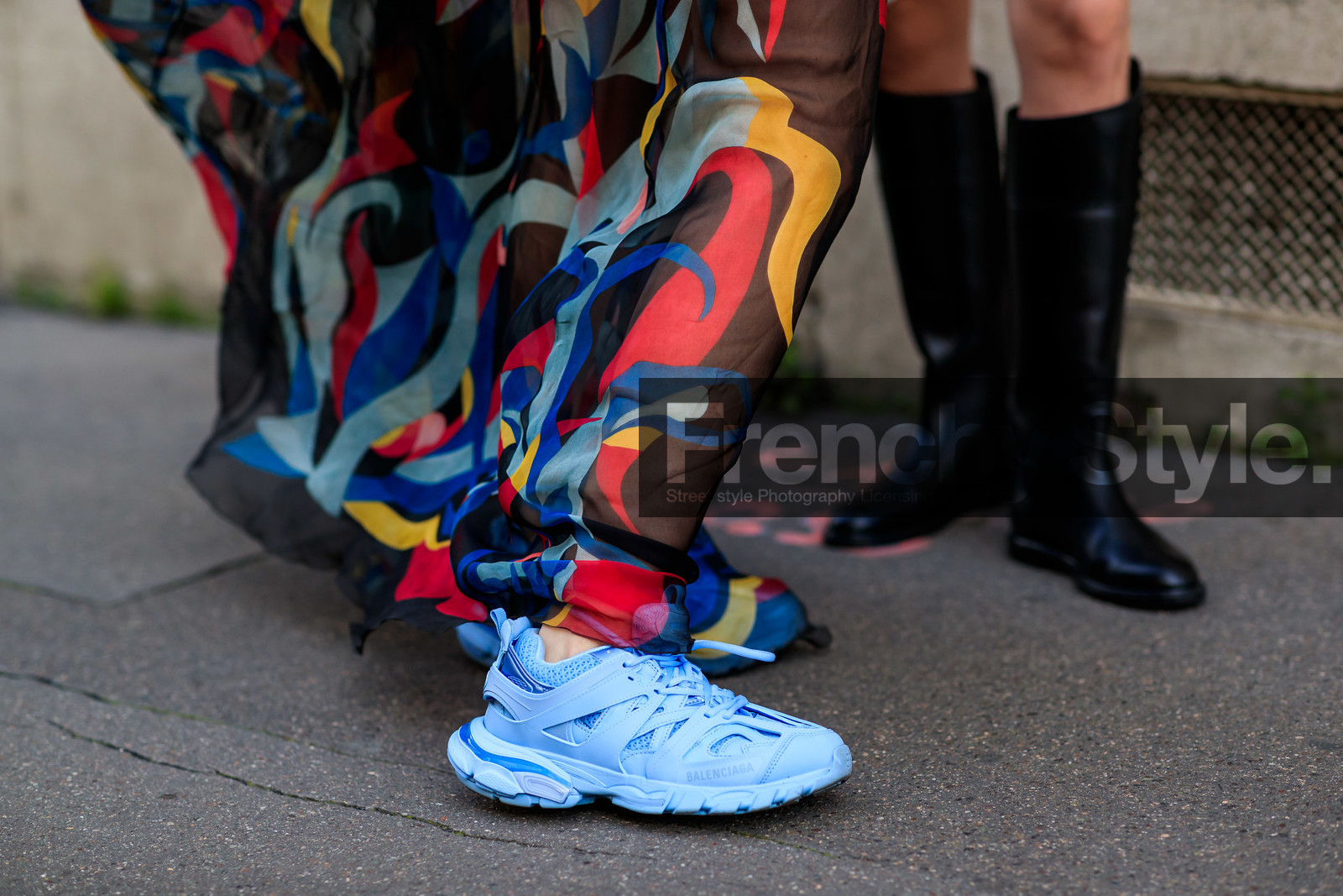 close up detail, legs detail, shoes detail, light blue sneakers, balenciaga shoes, balenciaga sneakers, fashion week, frenchystyle, FW, jonathan paciullo, street style, PFW, PARIS, AUTUMN WINTER 2021-2022, FALL WINTER 2021-2022, FW 21-22, atmosphere details, horizontal, detail