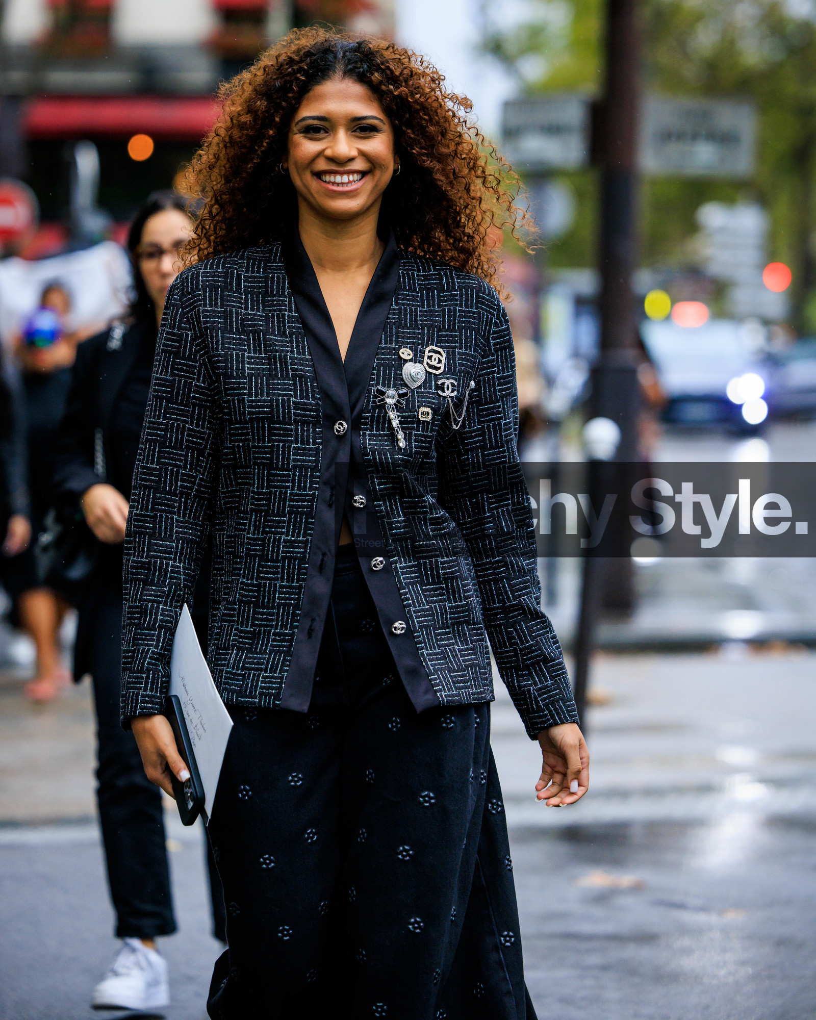 PARIS, PFW, fashion week, frenchystyle, FW, jonathan paciullo, street style, SPRING SUMMER 2024, SS 24, vertical, atmosphere details, detail