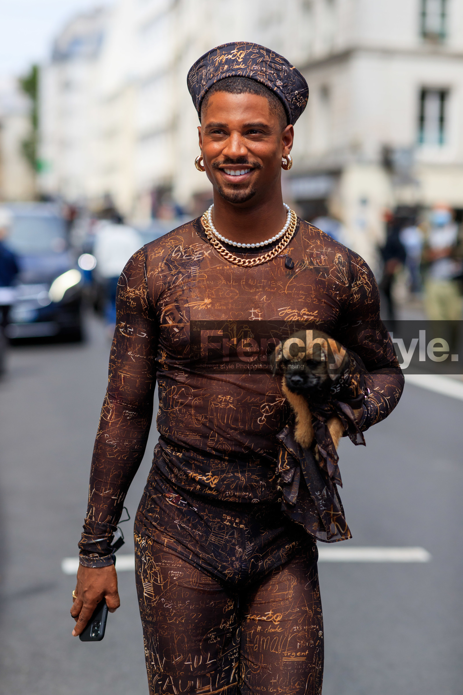 sheer dress, black dress, brown dress, tulle dress, long dress, long sleeves dress, letter printed dress, letter printed hat, black hat, sailor cap, golden necklace, pearl necklace, golden earrings, hoop earrings, fashion week, frenchystyle, FW, jonathan paciullo, street style, PFW, PARIS, AUTUMN WINTER 2021-2022, FALL WINTER 2021-2022, FW 21-22, vertical, atmosphere details, detail