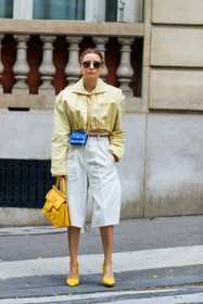 white bermuda shorts, light yellow blouse, light yellow shirt, light yellow top, yellow bag, yellow blouse, yellow shirt, yellow leather bag, hand bag, plaited bag, roger vivier bag, blue leather bag, blue leather belt, quilted bag, quilted belt, mini bag, belt bag, chain belt, golden earrings, golden hair clip, chanel bag, chanel belt, chanel earrings, chanel hair clip, yellow pumps, suede pumps, sharp end shoes, tweed bermuda shorts, golden frame sunglasses, chanel sunglasses, chanel bermuda shorts, julia comil, fashion week, frenchystyle, FW, jonathan paciullo, street style, PFW, PARIS, AUTUMN WINTER 2021-2022, FALL WINTER 2021-2022, FW 21-22, vertical, full length