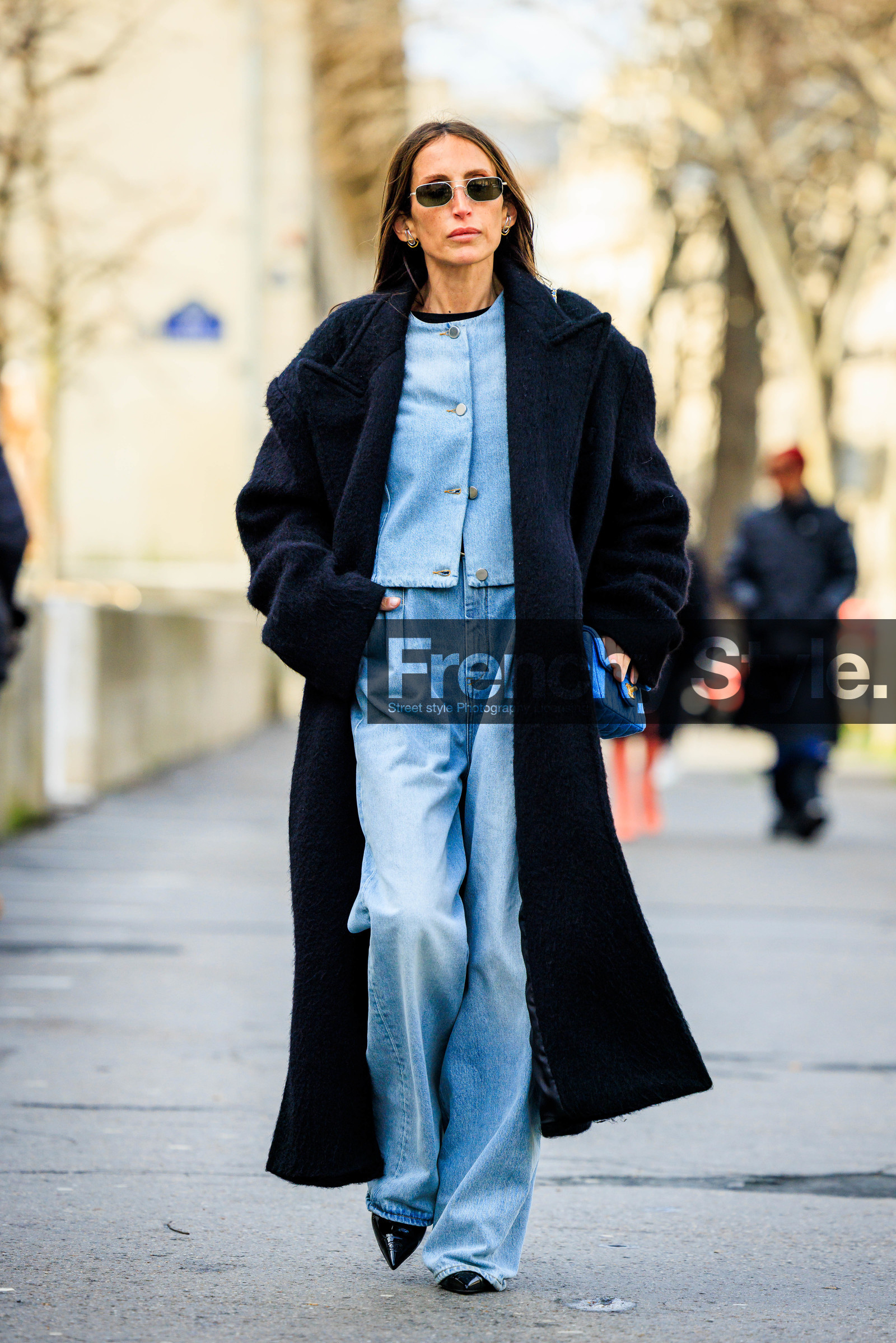 black coat, fluffy coat, black sunglasses, silver earrings, pastel blue cardigan, buttoned cardigan, light blue jeans, baggy jeans, chanel bag, blue handbag, small bag, black heels, black shoes, fashion week, frenchystyle, FW, jonathan paciullo, street style, PFW, PARIS, menswear, AUTUMN WINTER 2022-2023, FALL WINTER 2022-2023, FW 22-23, full length, vertical
