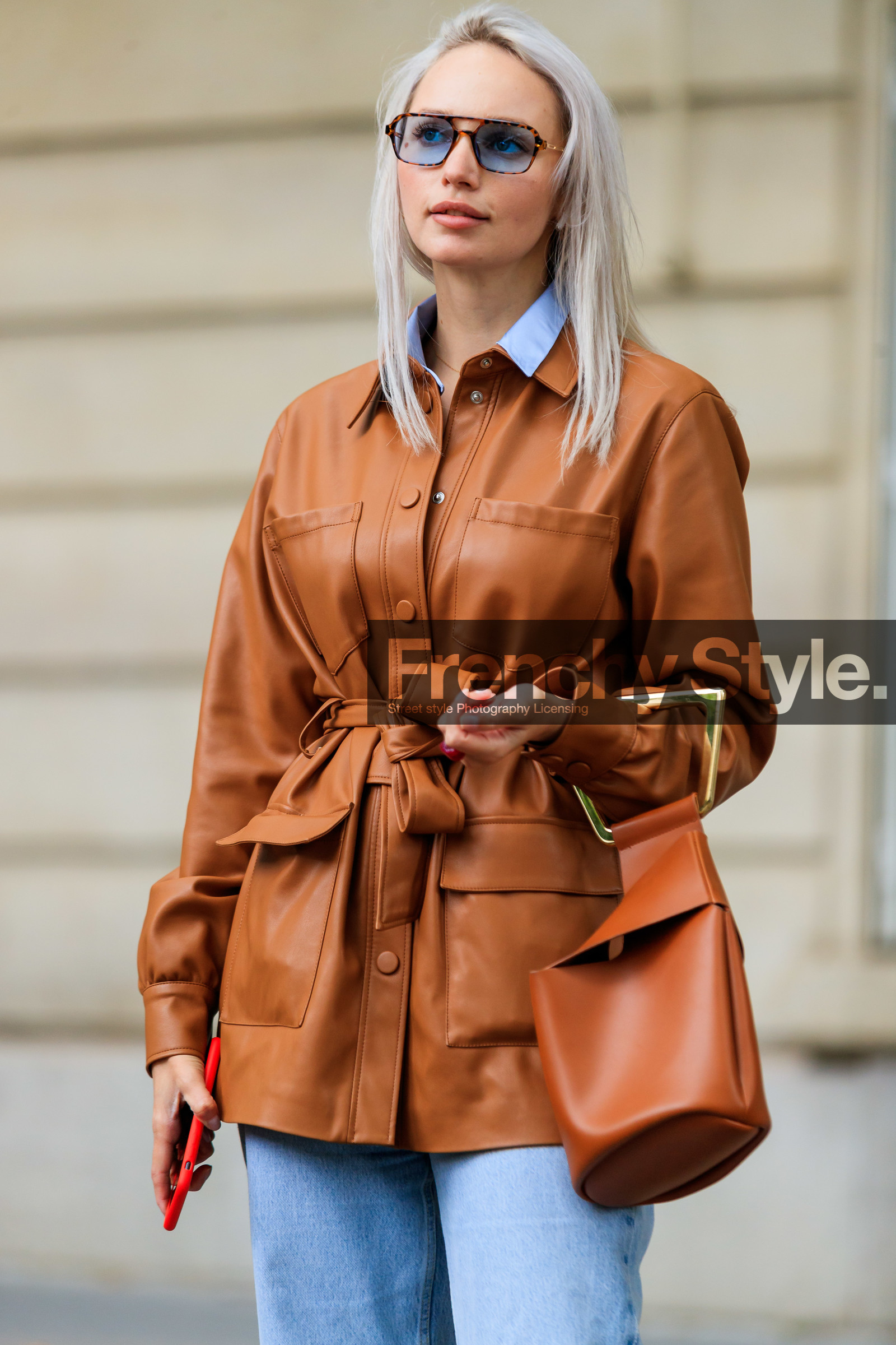 camel leather bag, camel leather jacket, camel leather shirt, overshirt jacket, leather overshirt, scale sunglasses, aviator sunglasses, blue sunglasses, bucket bag, fashion week, frenchystyle, FW, jonathan paciullo, street style, PFW, PARIS, AUTUMN WINTER 2021-2022, FALL WINTER 2021-2022, FW 21-22, vertical, atmosphere details, detail