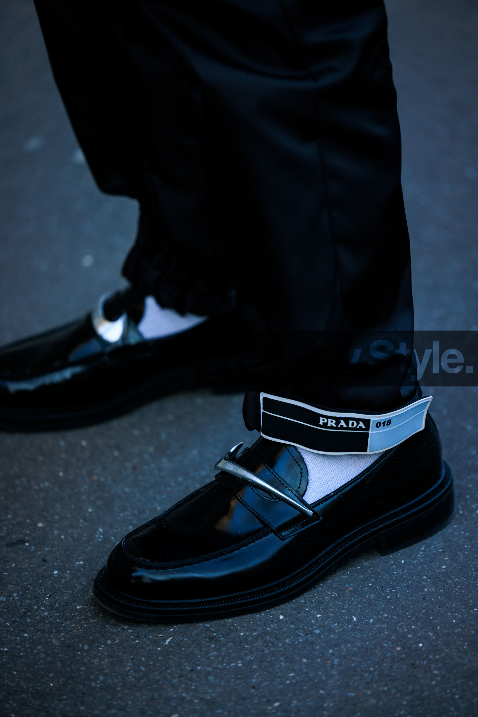 menswear, fashion week, frenchystyle, FW, jonathan paciullo, street style, PFW, PARIS, AUTUMN WINTER 2022-2023, FALL WINTER 2022-2023, FW 22-23, atmosphere details, detail, vertical