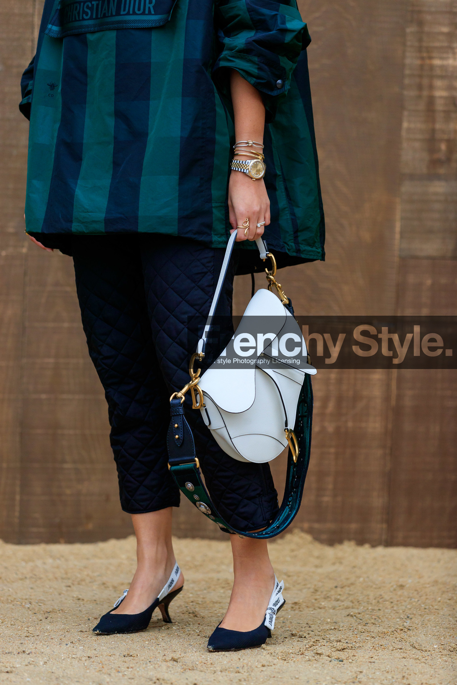 white leather bag, dior bag, dior saddle bag, dior shoes, dior strap bag, sling back shoes, black shoes, kitten heels shoes, logo strap shoes, legs detail, fashion week, frenchystyle, FW, jonathan paciullo, street style, SPRING SUMMER 2020, SS 20, PFW, PARIS, vertical, atmosphere details, detail