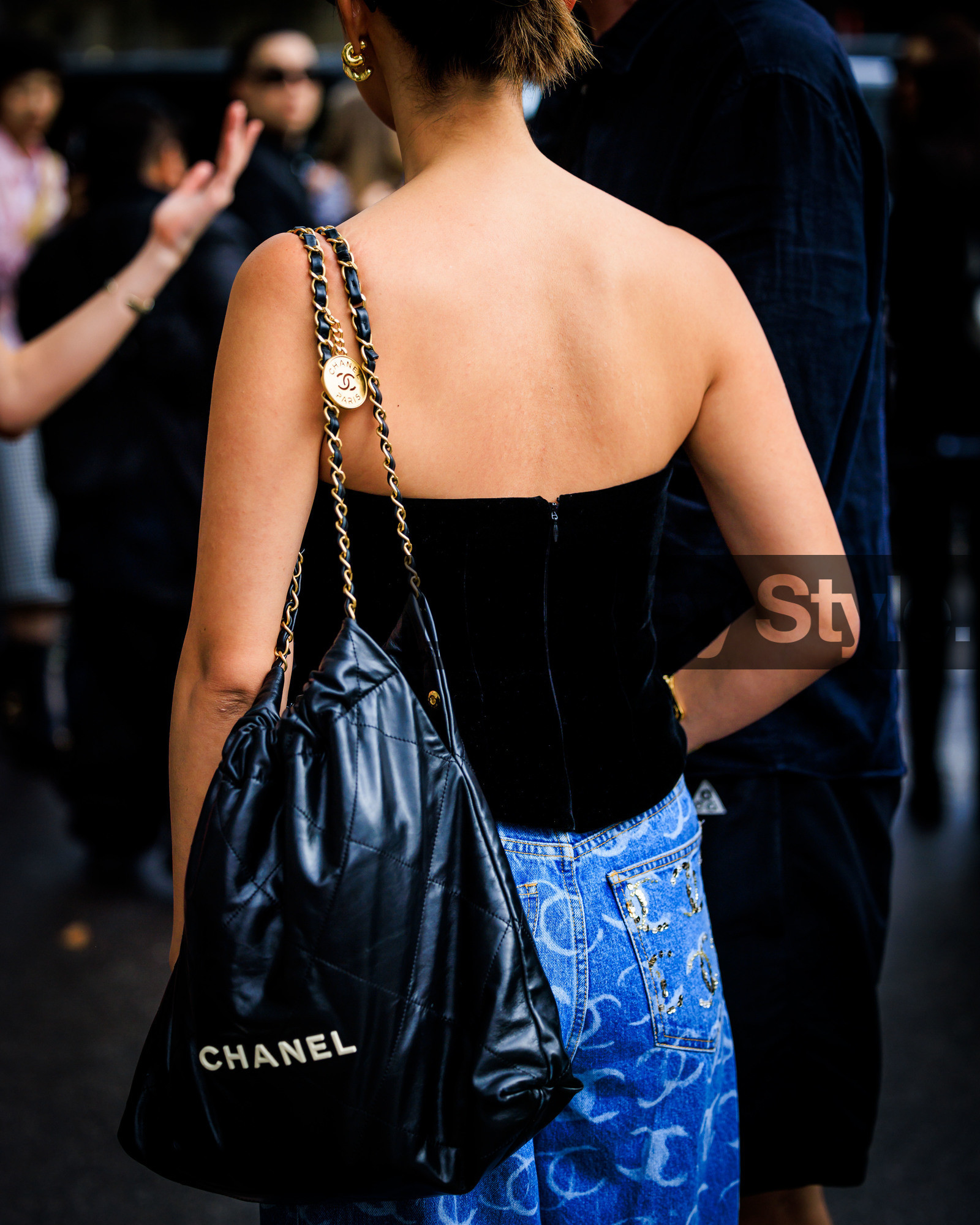 PARIS, PFW, fashion week, frenchystyle, FW, jonathan paciullo, street style, SPRING SUMMER 2024, SS 24, vertical, atmosphere details, detail