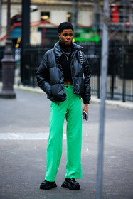 puffed jacket, wintet coat, black jacket, overlayed necklaces, cropped top, black top, green trousers, black shoes, chunky shoes, chained bag, short hair, fashion week, frenchystyle, FW, jonathan paciullo, street style, PFW, PARIS, menswear, AUTUMN WINTER 2022-2023, FALL WINTER 2022-2023, FW 22-23, full length, vertical