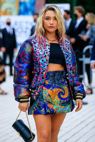 leopard printed jacket, leopard printed coat, leopard printed bomber, blue bombers, blue coat, blue jacket, patchwork bombers, patchwork jacket, patchwork coat, floral embroidered coat, floral embroidered jacket, floral embroidered bomber, embroidered bombers, embroidered coat, embroidered jacket, golden necklace, big chain necklace, chain necklace, black top, cropped top, louis vuitton coat, louis vuitton jacket, louis vuitton bomber, louis vuitton bag, louis vuitton necklace, pink hair, sparkling coat, sparkling jacket, sparkling bomber, sparkling skirt, embroidered skirt, floral embroidered skirt, mini skirt, multicolor coat, multicolor bombers, multicolor jacket, multicolor skirt, high waist skirt, blue skirt, wrap skirt, black leather bag, golden chain strap bag, round shape bag, blue eyeliner, hair details, make up, make up details, florence pugh, fashion week, frenchystyle, FW, jonathan paciullo, street style, PFW, PARIS, AUTUMN WINTER 2021-2022, FALL WINTER 2021-2022, FW 21-22, vertical, atmosphere details, detail