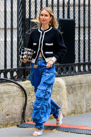 mini bag, denim, blue jeans, cargo pants, loose pants, low waist jeans, black cardigan, white cardigan, bicolor cardigan, hoop earrings, chain earrings, golden belt, golden earrings, chanel bag, chanel cardigan, chanel earrings, chanel belt, golden bag, belt bag, chain belt, black bag, white bag, checked bag, bicolor bag, silk bag, satin bag, pearl embroidered bag, embroidered bag, white leather sandals, platform sandals, pernille teisbaek, fashion week, frenchystyle, FW, jonathan paciullo, street style, PFW, PARIS, AUTUMN WINTER 2021-2022, FALL WINTER 2021-2022, FW 21-22, vertical, full length