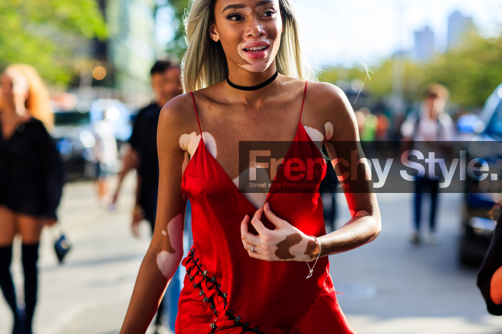 atmosphere details, choker, detail, fashion week, frenchystyle, FW, horizontal, iphone, jonathan paciullo, NEW YORK, NYFW, red dress, SPRING SUMMER 2017, SS 17, street style, winnie harlow, woman