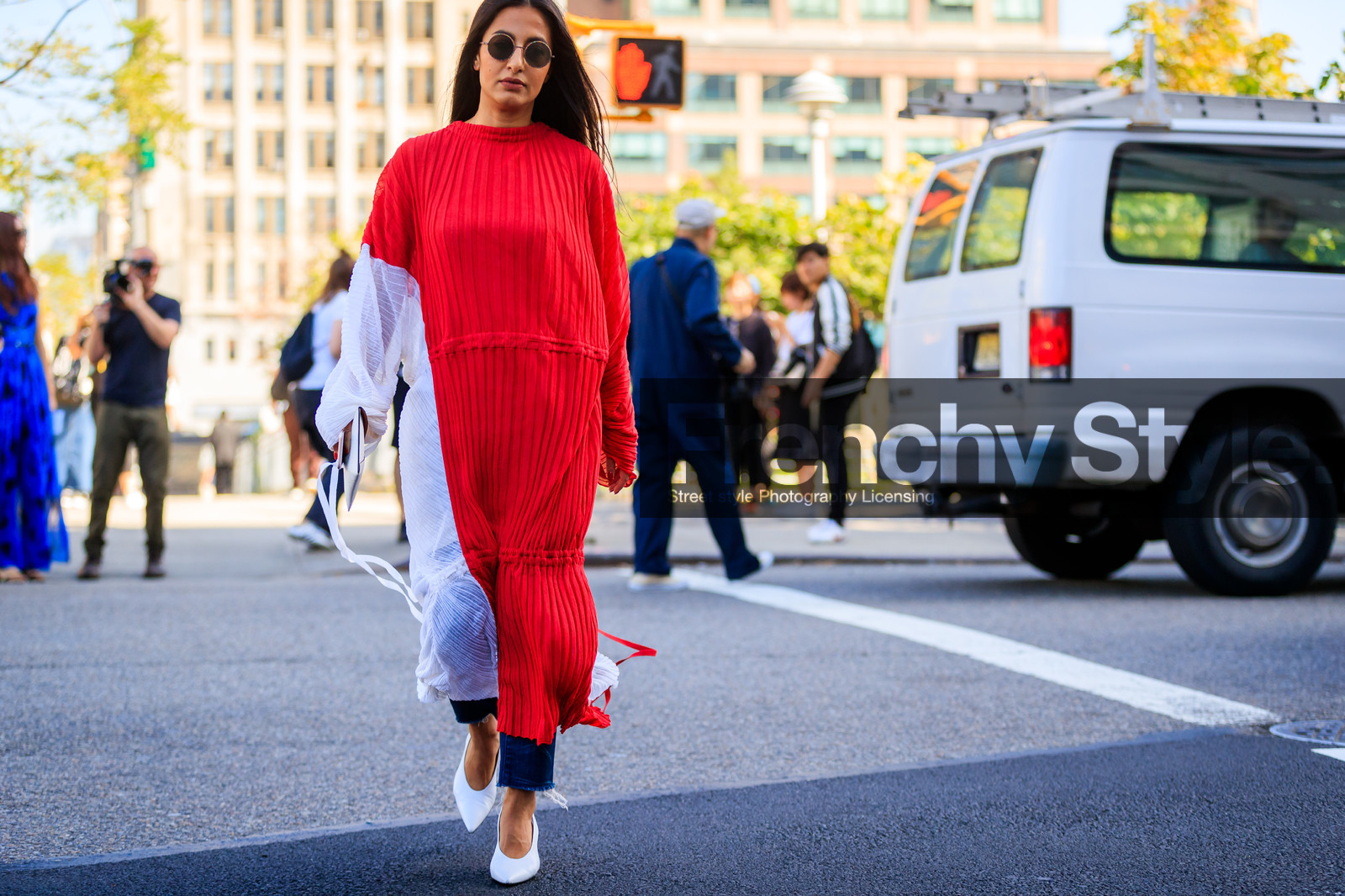 atmosphere details, fashion week, frenchystyle, full length, FW, high heels, horizontal, jonathan paciullo, leather shoes, nausheen shah, NEW YORK, NYFW, pleated dress, printed dress, red dress, SPRING SUMMER 2018, SS 18, street style, sunglasses, white shoes