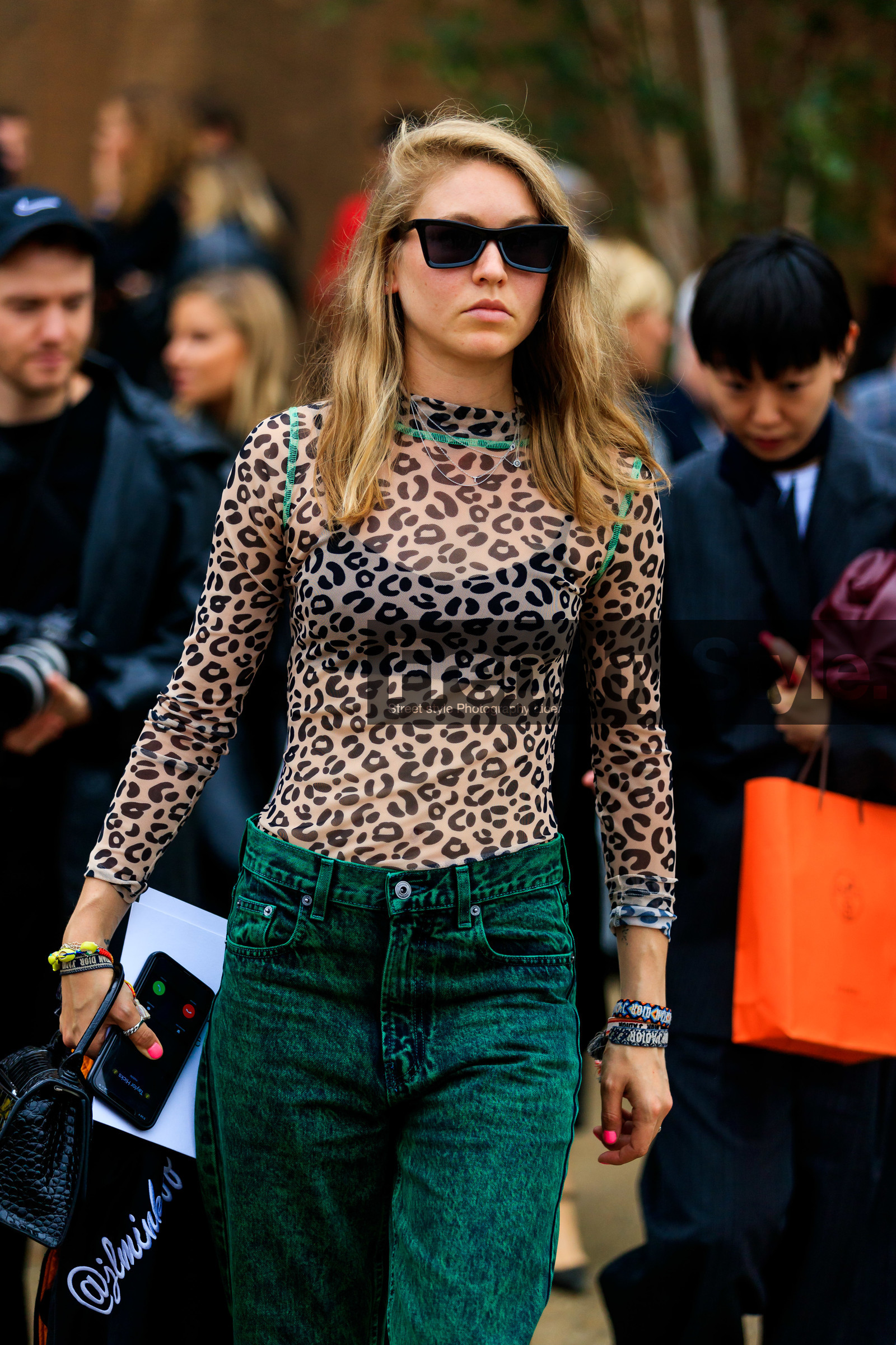jessica minkoff, animal print top, turtleneck top, leopard printed top, sheer top, green jeans, dior bracelet, lucky charm bracelet, fashion week, frenchystyle, FW, jonathan paciullo, street style, SPRING SUMMER 2020, SS 20, PFW, PARIS, vertical, atmosphere details, detail