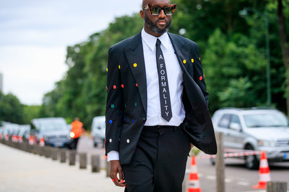 black jacket, black suits, black tie, black pants, white shirt, button details, button jacket, multicolor jacket, polka dots jacket, letter printed tie, scale sunglasses, louis vuitton sunglasses, black sneackers, yellow sneakers, virgil abloh, fashion week, frenchystyle, FW, jonathan paciullo, street style, PFW, PARIS, AUTUMN WINTER 2021-2022, FALL WINTER 2021-2022, FW 21-22, atmosphere details, horizontal, detail