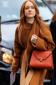 Libby Jane Page, camel leather bag, camel coat, hand bag, fashion week, frenchystyle, FW, jonathan paciullo, street style, LFW, LONDON, AUTUMN WINTER 2020-2021, FALL WINTER 2020-2021, FW 20-21, vertical, atmosphere details, detail