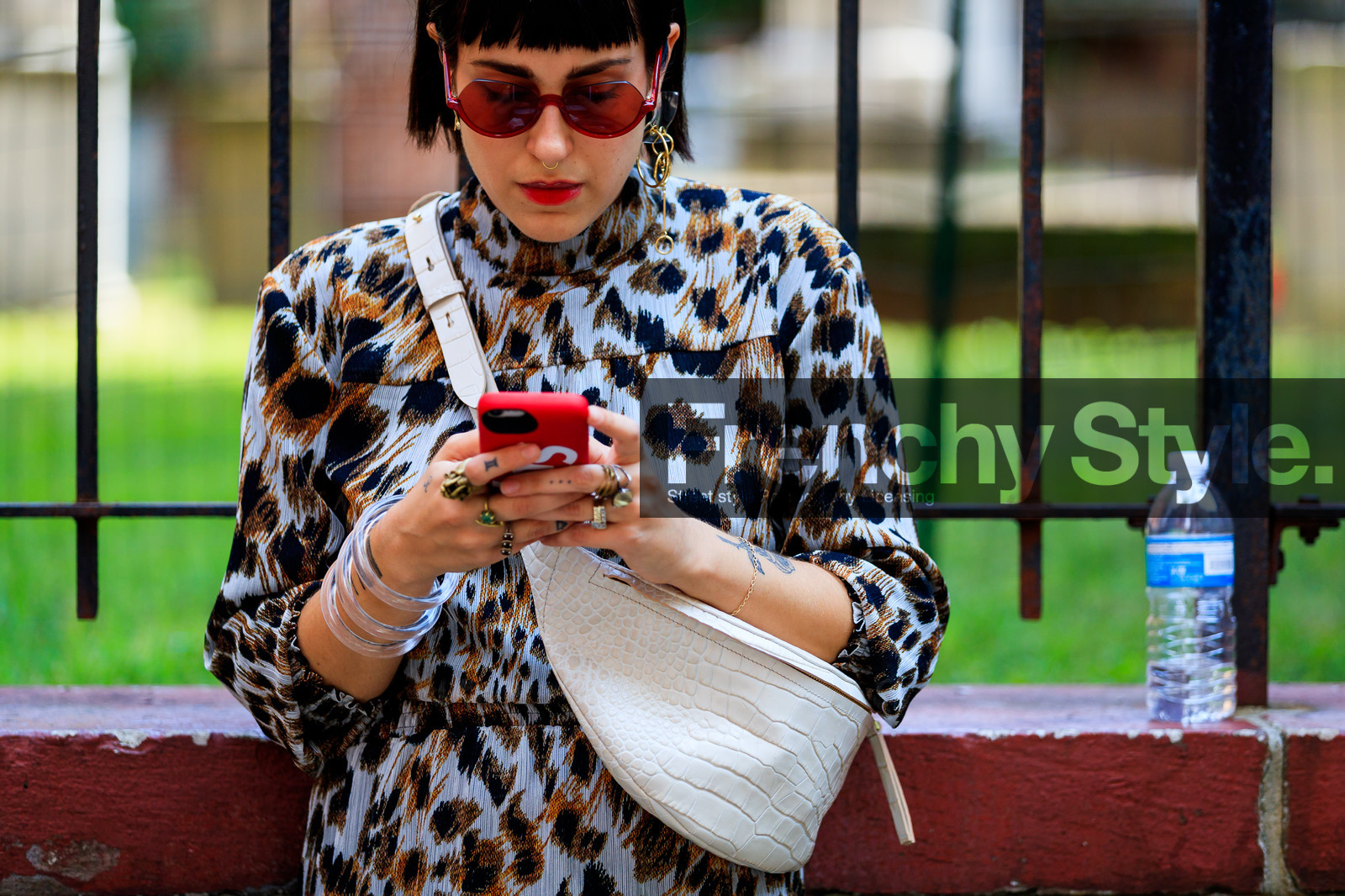 bracelet, earrings, fanny pack, graphic dress, iphone, leather bag, printed dress, rings, sunglasses, tattoos, white bag, fashion week, frenchystyle, FW, jonathan paciullo, street style, NYFW, NEW YORK, SPRING SUMMER 2019, SS 19, atmosphere details, horizontal, detail
