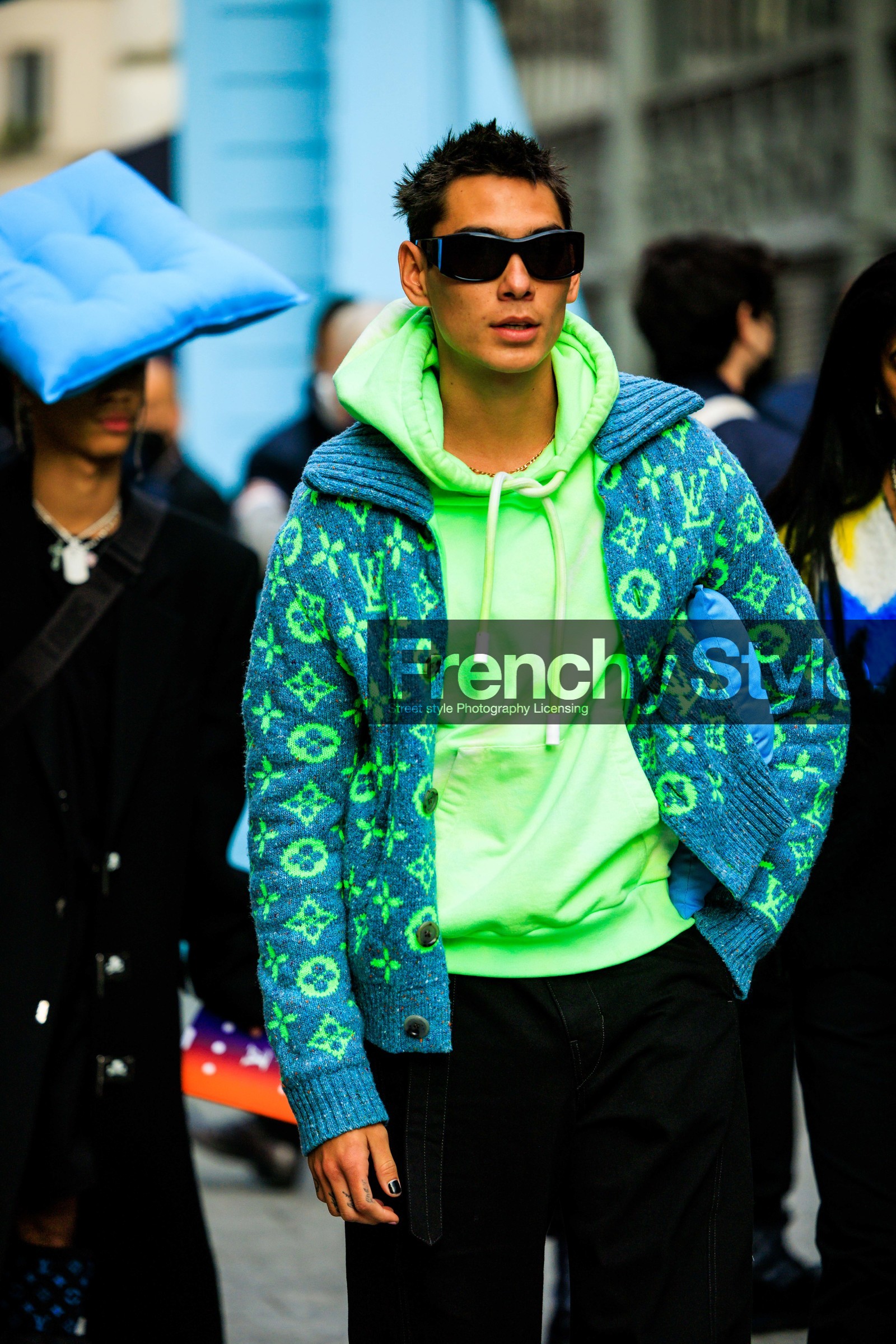 menswear, fashion week, frenchystyle, FW, jonathan paciullo, street style, PFW, PARIS, FALL WINTER 2022-2023, AUTUMN WINTER 2022-2023, FW 22-23, atmosphere details, detail, vertical