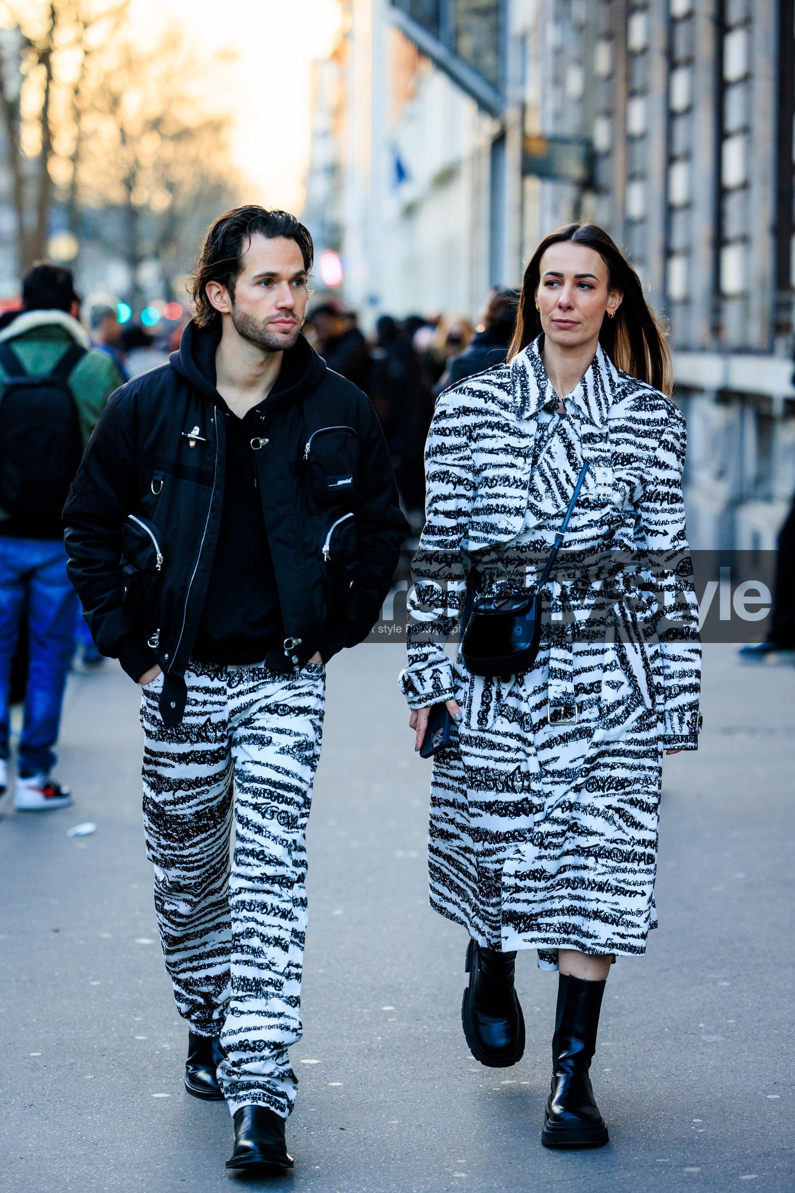 zebra coat, printed trench, animal print trench, black bottines, bomber jacket, pocket jacket, zebra pants, animal print pants, black shoes, crossbody bag, bag bag, prada bag, fashion week, frenchystyle, FW, jonathan paciullo, street style, PFW, PARIS, menswear, AUTUMN WINTER 2022-2023, FALL WINTER 2022-2023, FW 22-23, full length, vertical