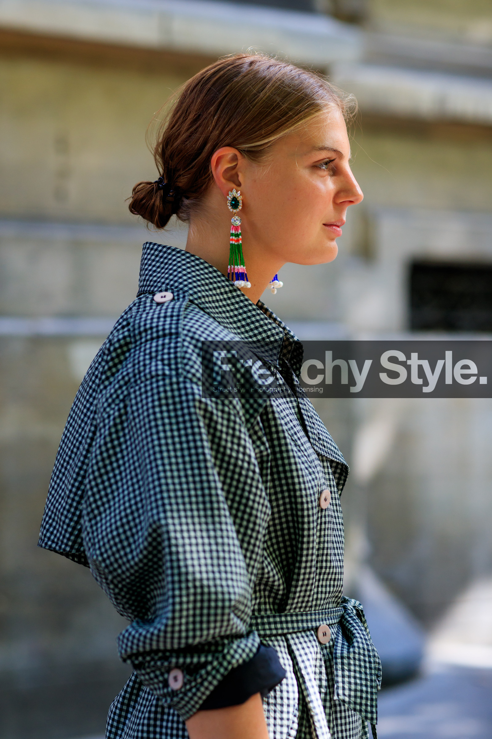 atmosphere details, belted coat, claire beermann, detail, earrings, fashion week, frenchystyle, FW, gingham, graphic coat, jonathan paciullo, MENSWEAR, PARIS, PFW, printed coat, SPRING SUMMER 2018, SS 18, street style, trench coat, vertical