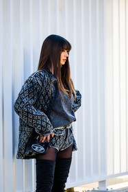 full denim look, grey look, washed grey jacket, washed grey short, rhombuses shorts, rhombuses jacket, highknee boots, black boots, mini diesel bag, black handbag, mini black handbag, fashion week, frenchystyle, FW, jonathan paciullo, street style, MFW, MILAN, AUTUMN WINTER 2022-2023, FALL WINTER 2022_2023, FW 22-23, vertical, atmosphere details